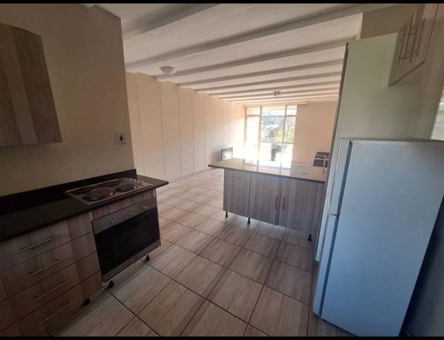 2 BEDROOM APARTMENT FOR SALE IN LYNNWOOD GLEN